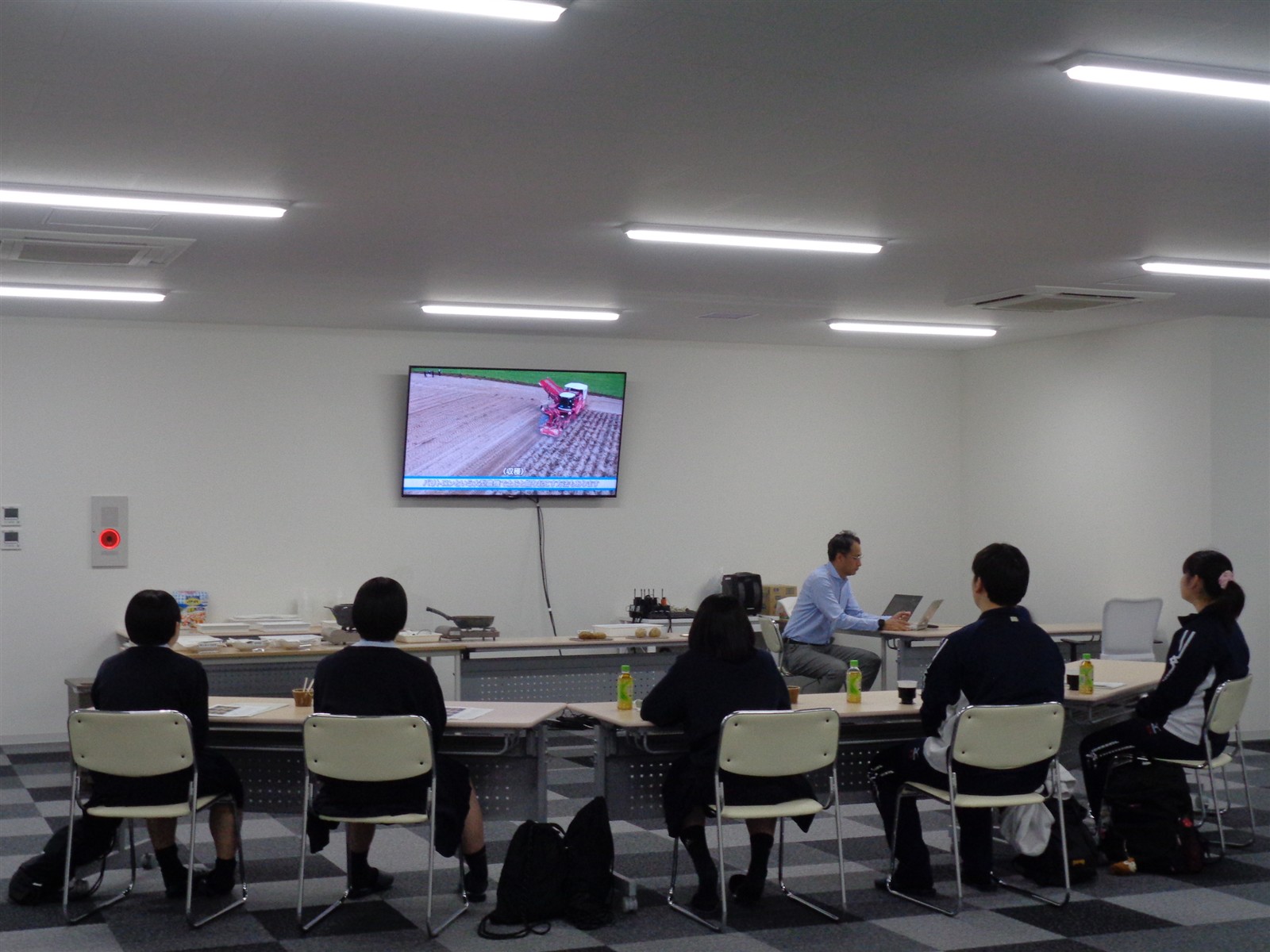 旭川龍谷高等学校の皆様が工場見学に来社されました